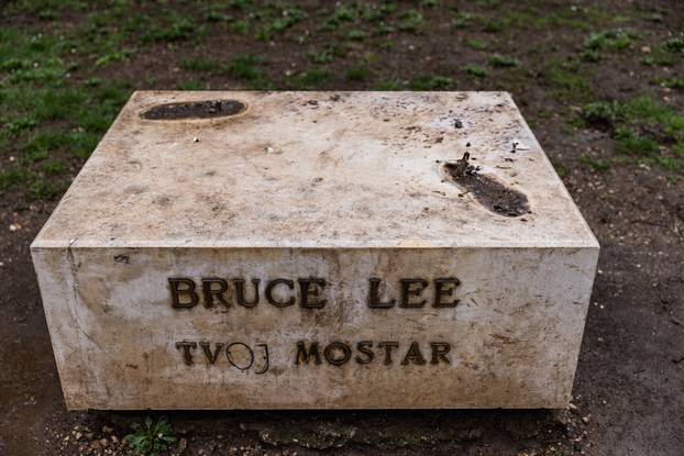Mostar: Nestao kip Bruce Leeja iz gradskog parka