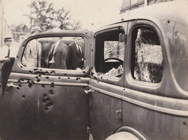 UNSEEN END OF BONNIE AND CLYDE