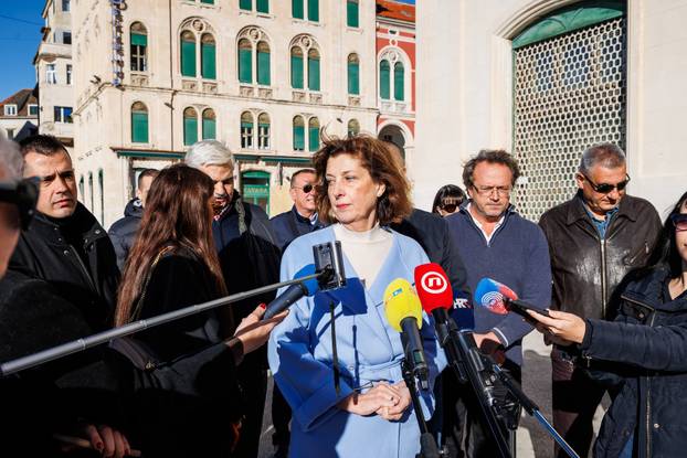 Split: Prikupljanje potpisa za predsjedničku kandidaturu Branke Lozo