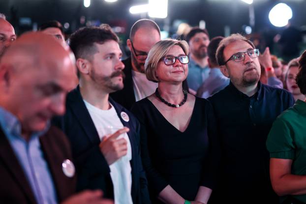 Zagreb: U stožeru stranke Možemo! i SDP članovi prate razvoj rezultata izbora