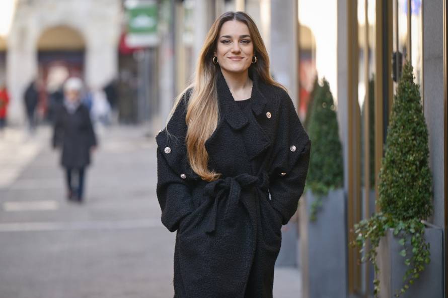 Zagreb: Pjevačica Magazina Lorena Bućan nije odoljela šetnji po zagrebačkoj špici