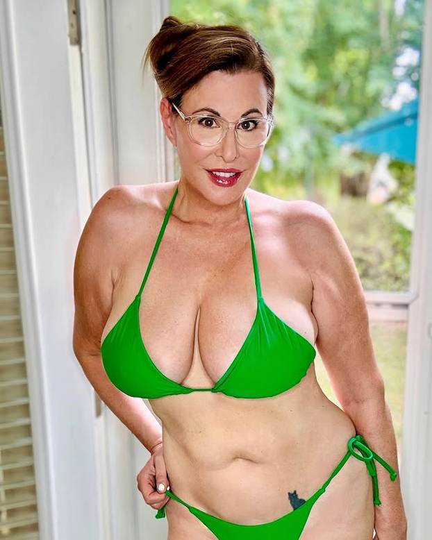 FOTO Bujna i iskusna: S 18 su mi govorili da sam debela, a s 58 godina sam 'bomba'