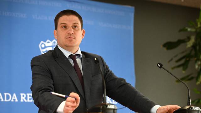 Zagreb: Izjava Olega Butkovića prije početka sjednice Vlade RH 
