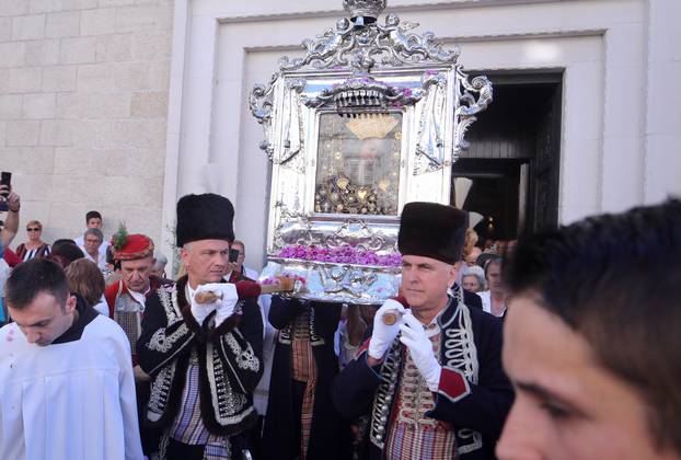 Sinj: Procesija i misa povodom blagdana Velike Gospe