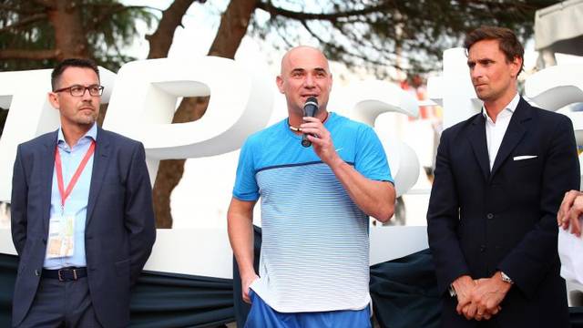 Čarobna teniska večer: Agassi, Ferrero i Zec priredili spektakl