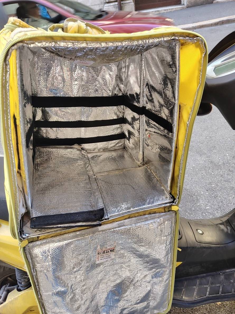 FOTO Ovako izgledaju prljave torbe dostavljača u Hrvatskoj! Evo što je sve našla inspekcija