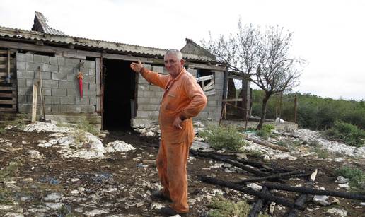 Grom udario u štalu i zapalio je, u požaru su stradale ovce