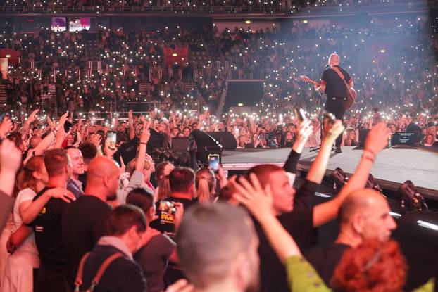 Zagreb: U Areni Zagreb održan koncert "Progledaj srcem"