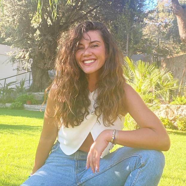 FOTO Životna sapunica turske glumice: Suprug ju uhvatio u vrućem klinču sa svekrom...