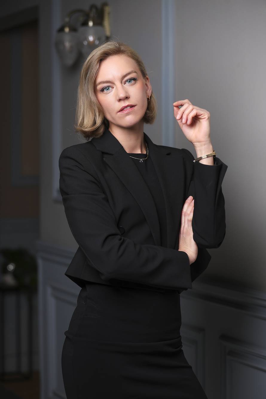 S holivuskih setova u 'Sjene prošlosti': Glumica Ana Čilaš se zbog ove serije vratila u Zagreb