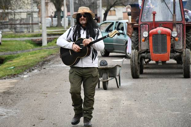 Donja Bebrina: Urnebesni pokladni utorak u Donjoj Bebrini