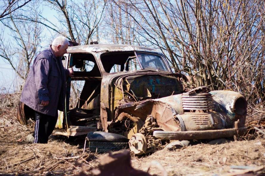 'Tata je bio na rubu da se ubije. Život mu je spasio stari Ford...'