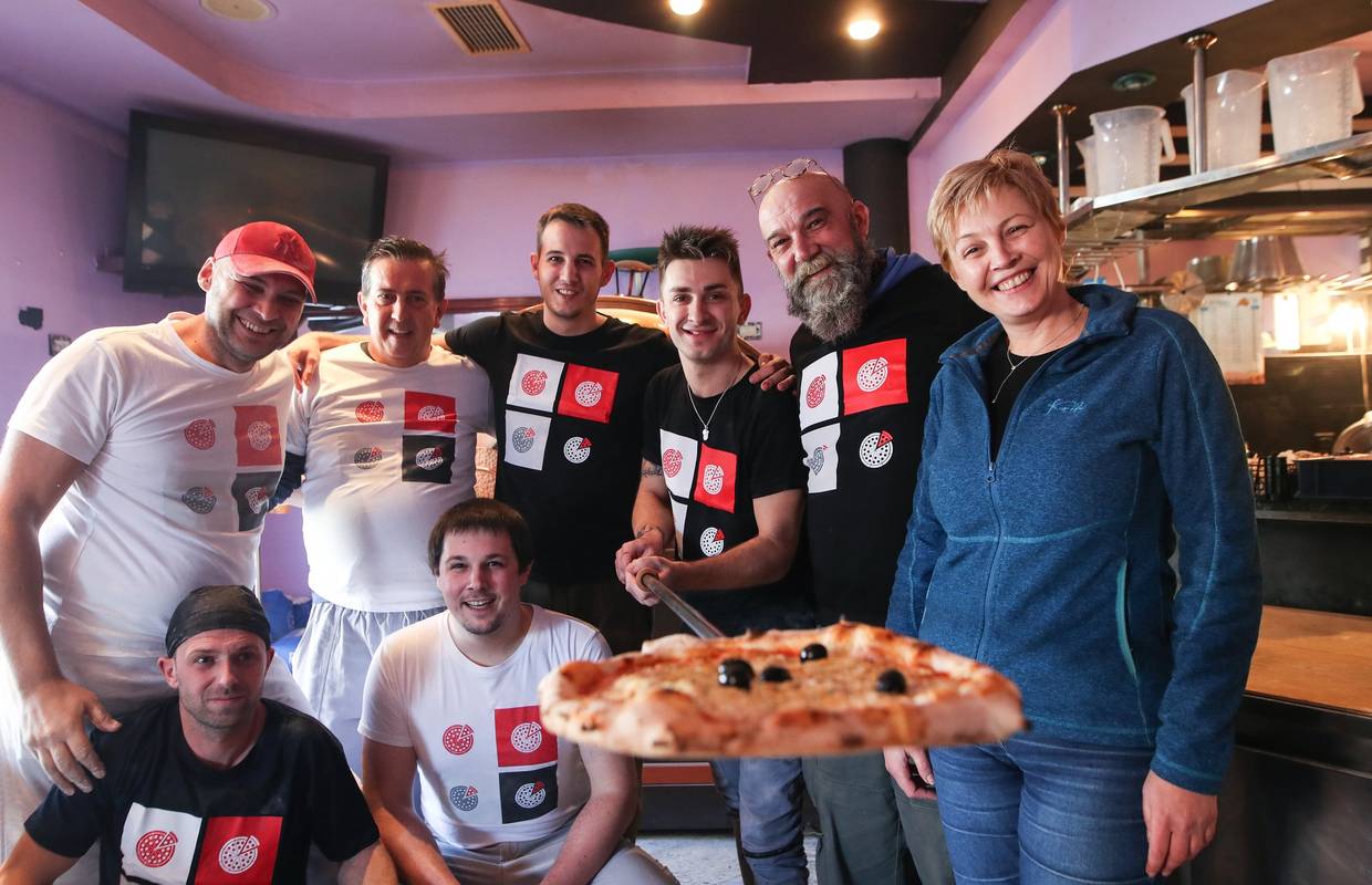 Za Petrinjce su ispekli 30.000 pizza: 'Čekaju ispred vrata, ne znamo ni tko su, a nije ni bitno'