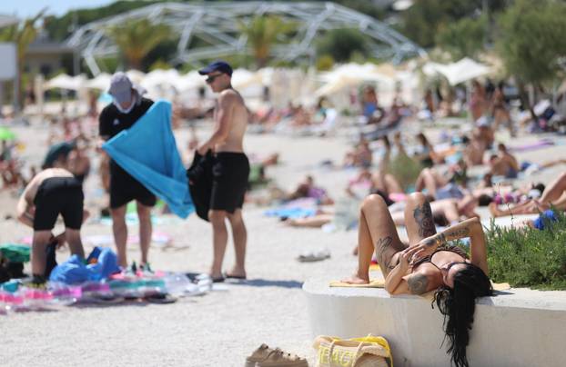 Splićani i turisti osvježenje potražili na Žnjanu