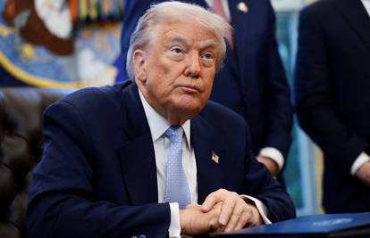 Trump traži da se ABC-u oduzme dozvola nakon pitanja novinara o skandalu u vezi s Epsteinom