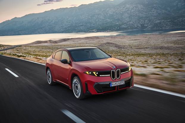 FOTO Ovo je novi BMW IX4: Coupe na struju ima 612 'konja'