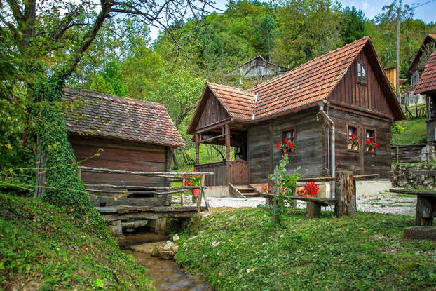 Jaska: mlin i mlinareva kuća Gorica svetojanska izvana