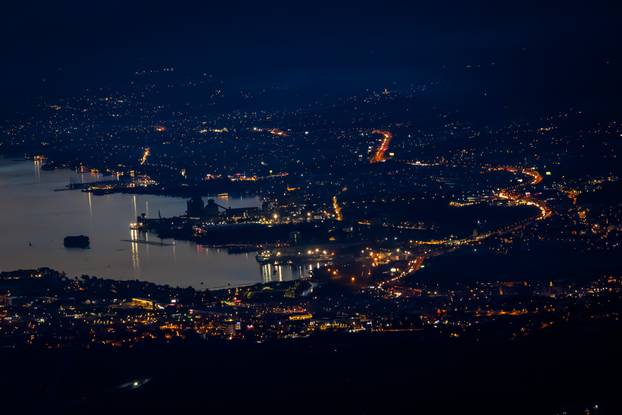 Pogled na zalazak sunca i Split