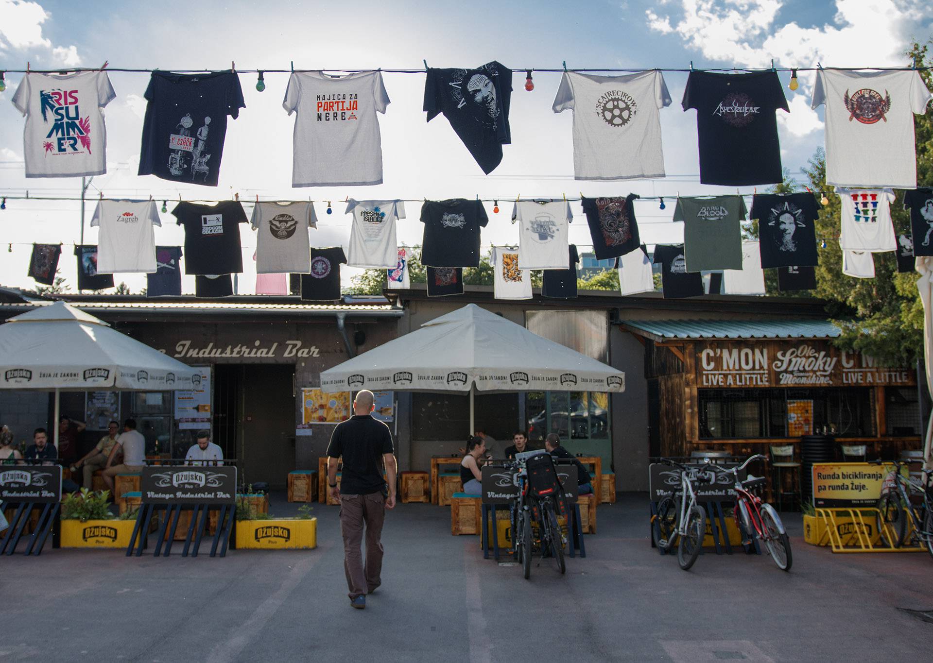 Najšareniji festival u gradu u Vintage Industrial Baru