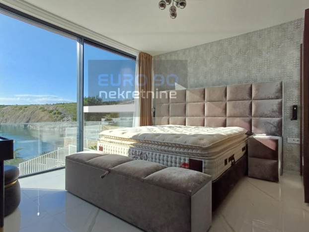 FOTO Oaza luksuza i privatnosti: Ova suvremena vila u Rtini ima sve što ste ikada mogli poželjeti