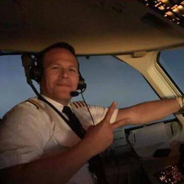 Pilot heroj: Bio je beba kad mu je otac pilot poginuo u nesreći