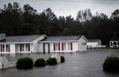Oluja Florence pogodila Južnu i Sjevernu Karolinu, 23 mrtvih
