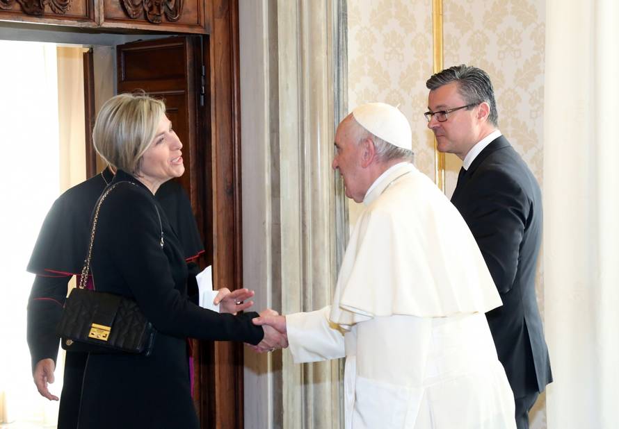 'Žena Tima Oreškovića je Papi čitala bukvicu zbog Stepinca'