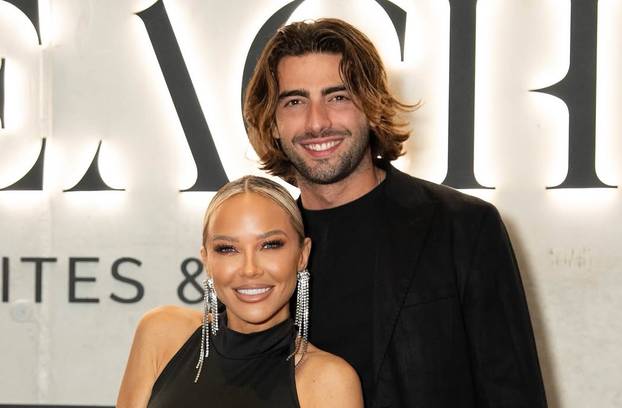 FOTO U zagrljaju s Majom! Šime Elez objavio fotke s proslave 27. rođendana: 'Neka party počne'