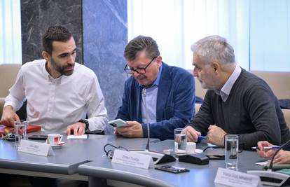 Vladina veća ponuda rasta osnovice plaće sindikatima i dalje je neprihvatljiva