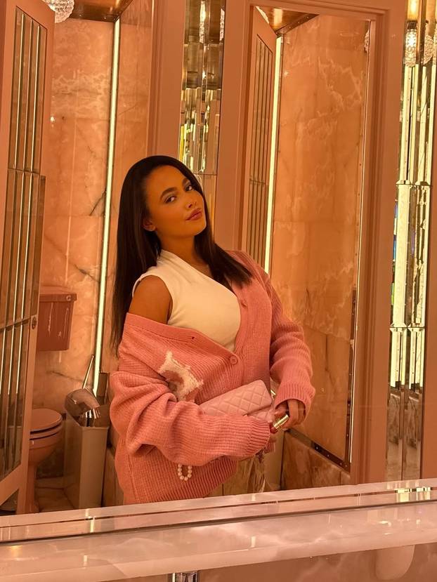 FOTO Ljepotica koja ljubi irskog junaka kvalifikacija za SP: 'Osjećam se kao u oblacima...'