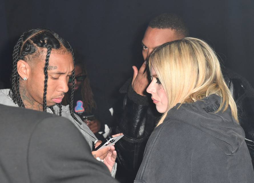 Pjevačica Avril Lavigne i reper Tyga poljupem potvrdili svoju vezu