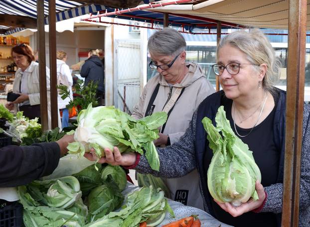 Šibenik: Ponuda na šibenskoj tržnici