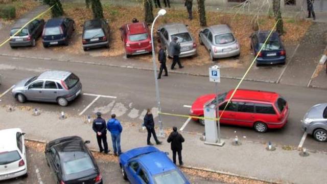 U centru Banja Luke na autu pronašli eksplozivnu napravu