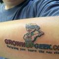 Joe zarađuje tetoviranjem reklamnih linkova po sebi
