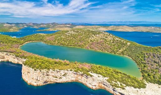FOTO 12 najljepših jezera u Hrvatskoj koja morate posjetiti