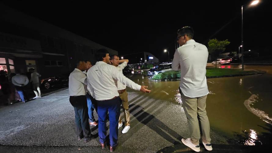 VIDEO Zagorje poharala snažna oluja. Svatovi 'zapeli' u vodi, tuča u Humu: 'Pa tu treba brod'