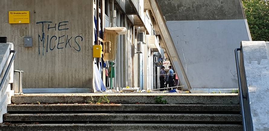 Snažan prasak probudio Siget: 'Dimilo se i popucala su stakla'