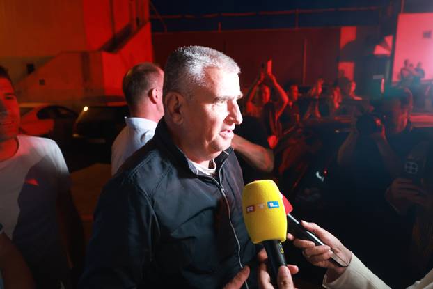 Sinj: Atmosfera u stožeru Mire Bulja nakon rezultata izbora