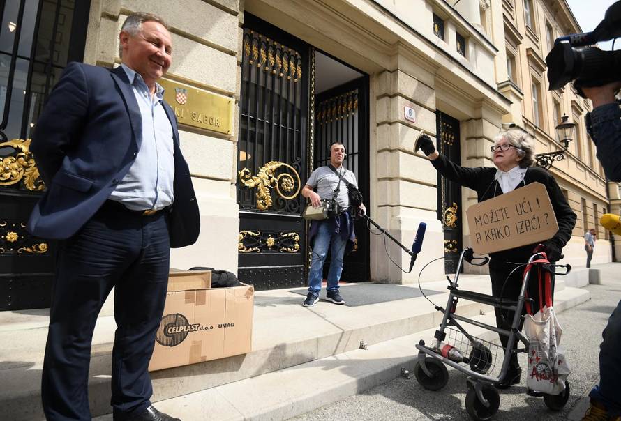 Borili ste se vi za svoju gu*icu; Culej: Uh, šteta što nisi muško!