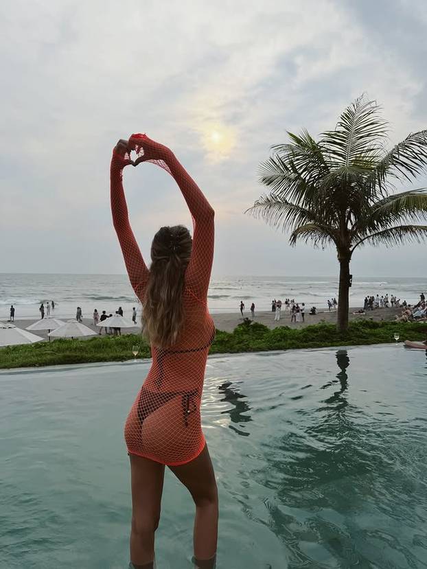 FOTO Turska influencerica upala u probleme zbog zavodljivog imidža: 'Slavim ženstvenost'