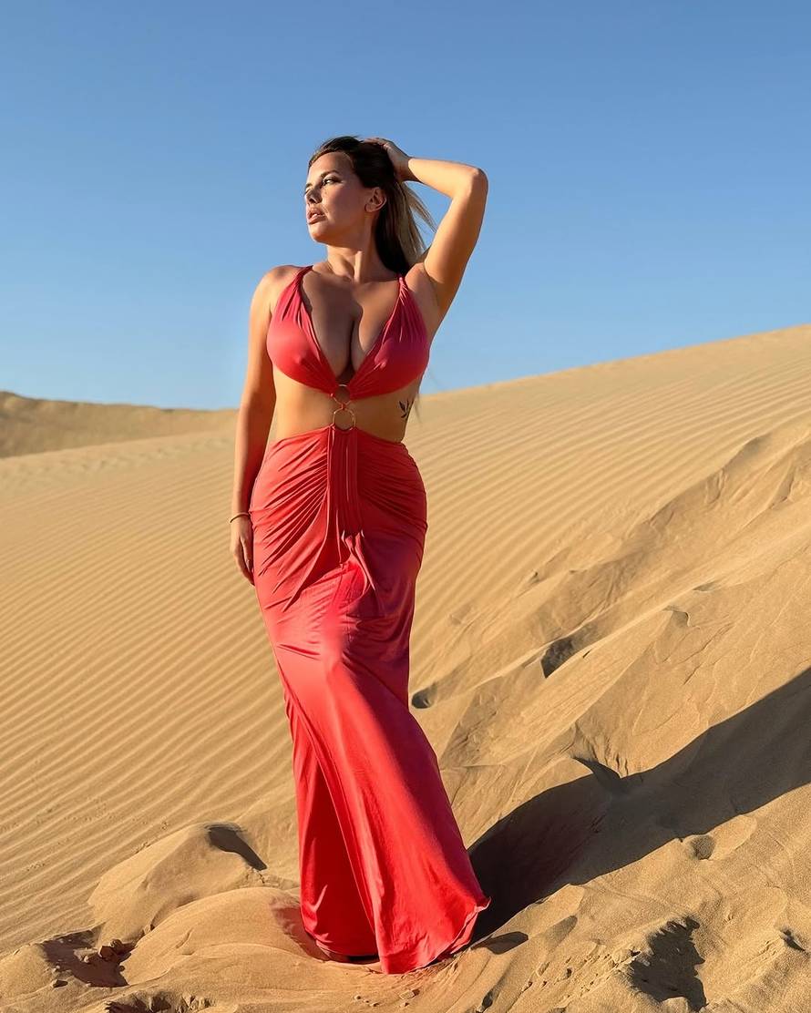 Nives Celzijus pozirala u donjem rublju, svima je odmah 'zapeo za oko' jedan detalj: Vidite li?