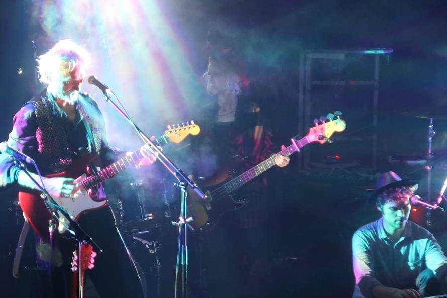 Tko su svi ti ljudi? – pitaju se Rundek & Ekipa