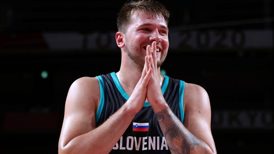Basketball - Men - Group C - Argentina v Slovenia