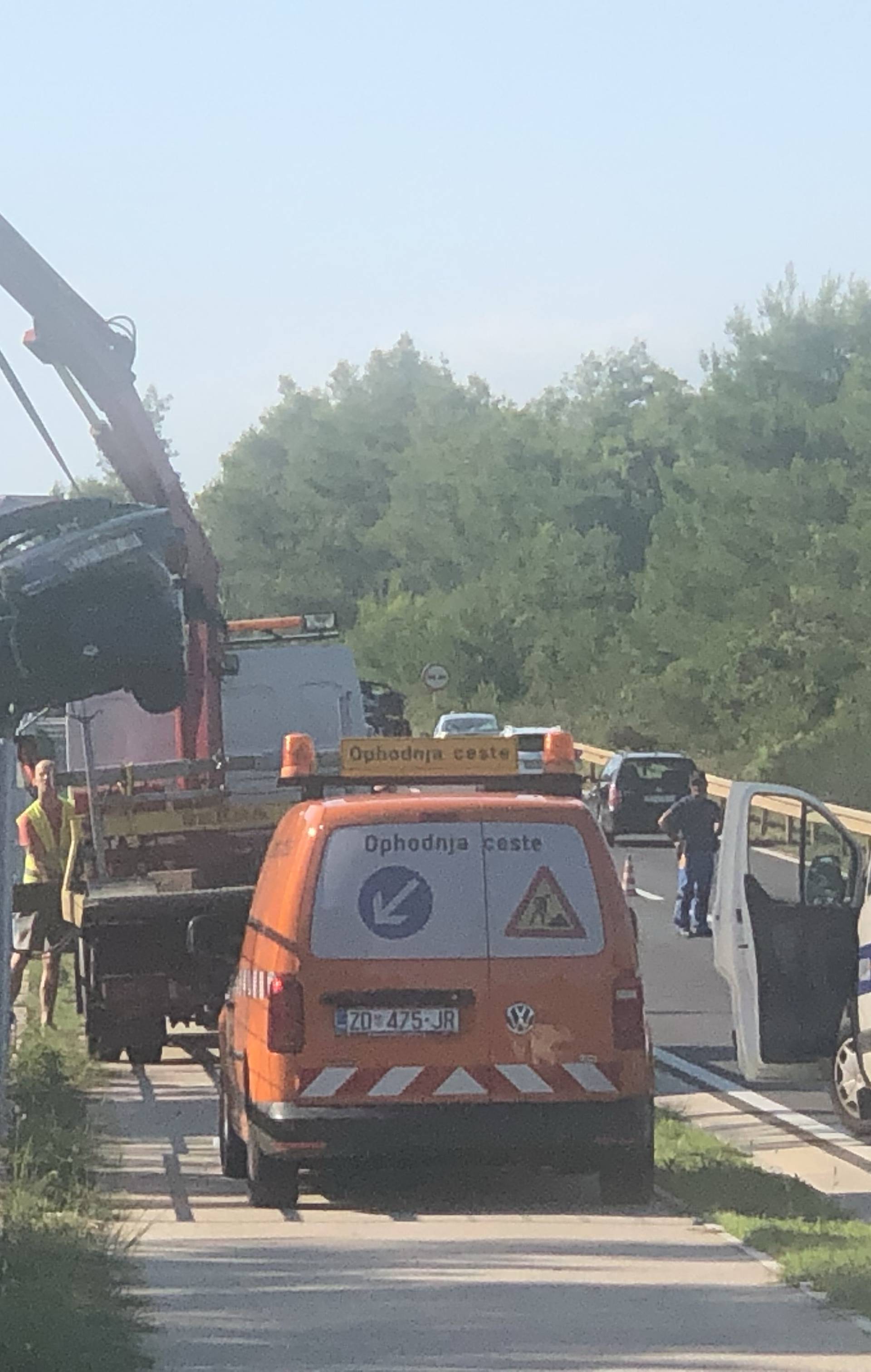 Prometna kod Zadra: Poginuo mladić (23), dvoje ozlijeđenih