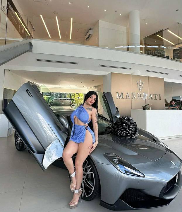 FOTO Zgodna tattoo majstorica ima ludi izazov: 'Tko mi tetovira lice osvoji 10.000 eura!'