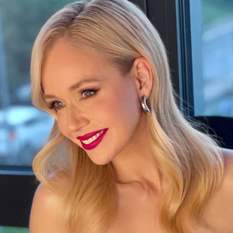 Htjela je biti balerina, postala je omiljena pjevačica Magazina, a na Dori  'zapela' na 2. mjestu