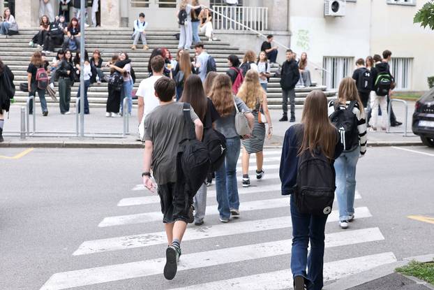 Zagreb: Po&ccaron;ela nova &scaron;kolska godina, 444.500 u&ccaron;enika od danas u klupama