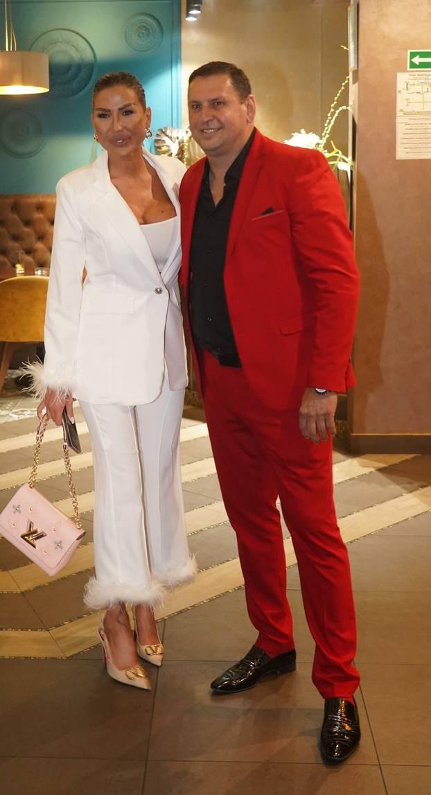 Beograd: Popularna starleta, Tijana Ajfon, na proslavi rođendana Radomira Marinkovića Takija, oca njene prijateljice