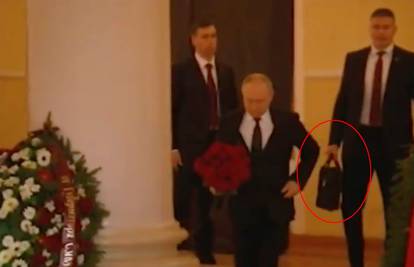 Nigdje bez nuklearnog kofera: Putin ga je nosio i na sahranu