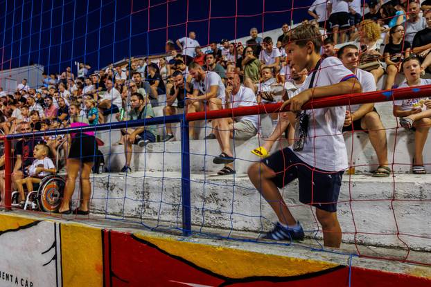 Split: Igrači Hajduka posjetili su Torciida kup